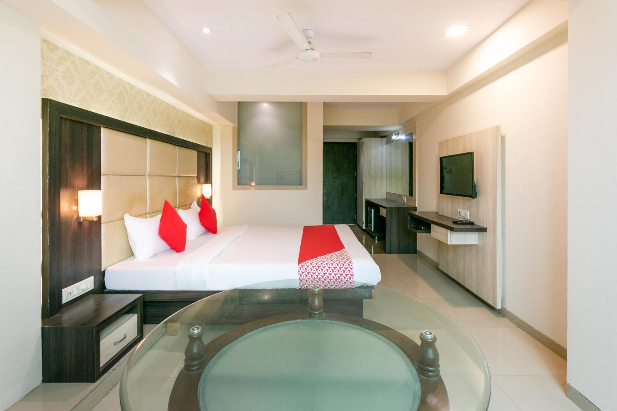 Collection O Hotel Pearl Residency Taloje Luaran gambar