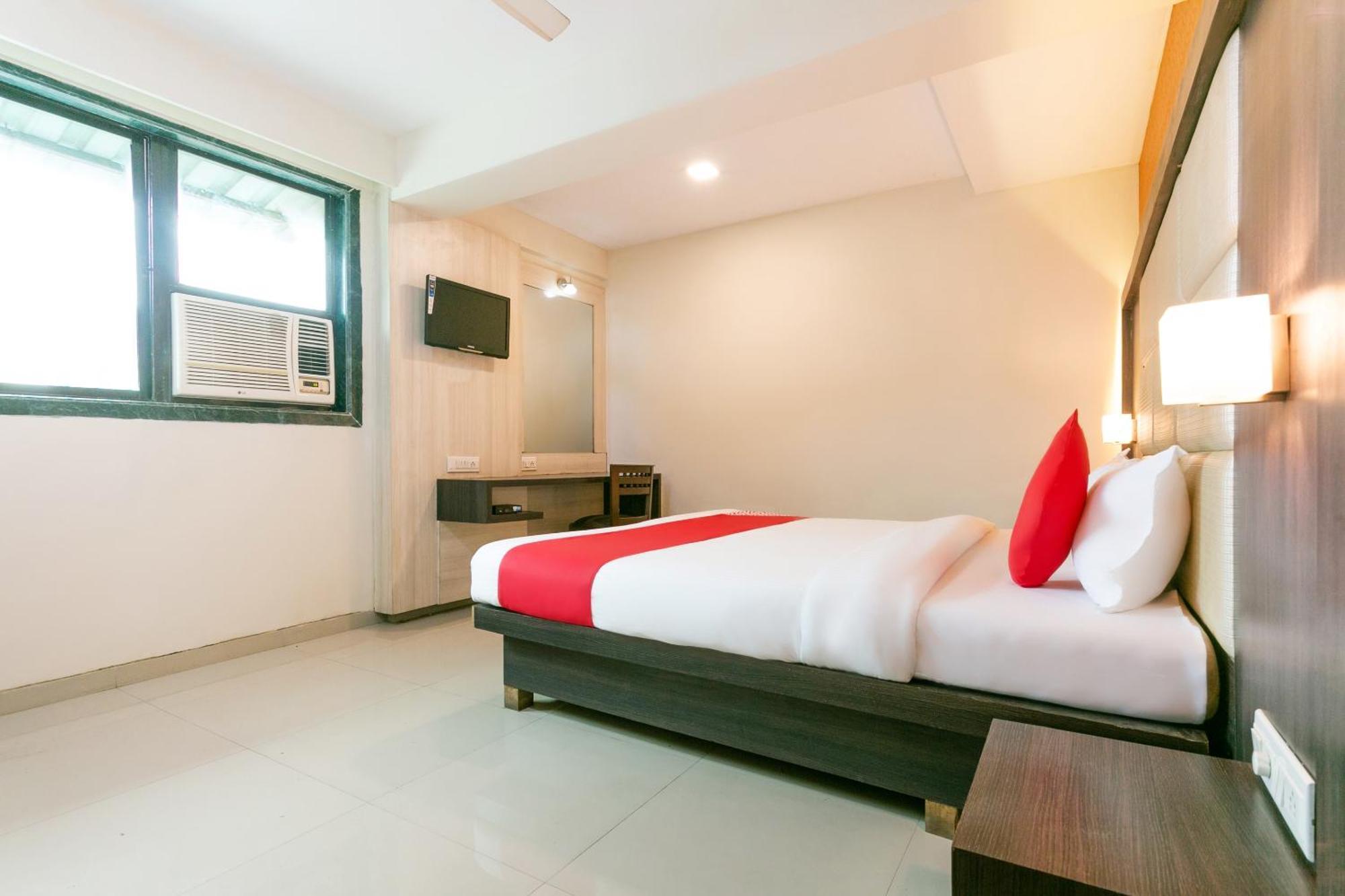 Collection O Hotel Pearl Residency Taloje Luaran gambar